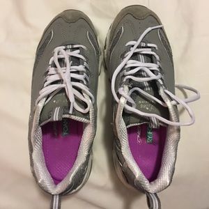 Sketchers 9.5 Womens Memory Foam Shoes
